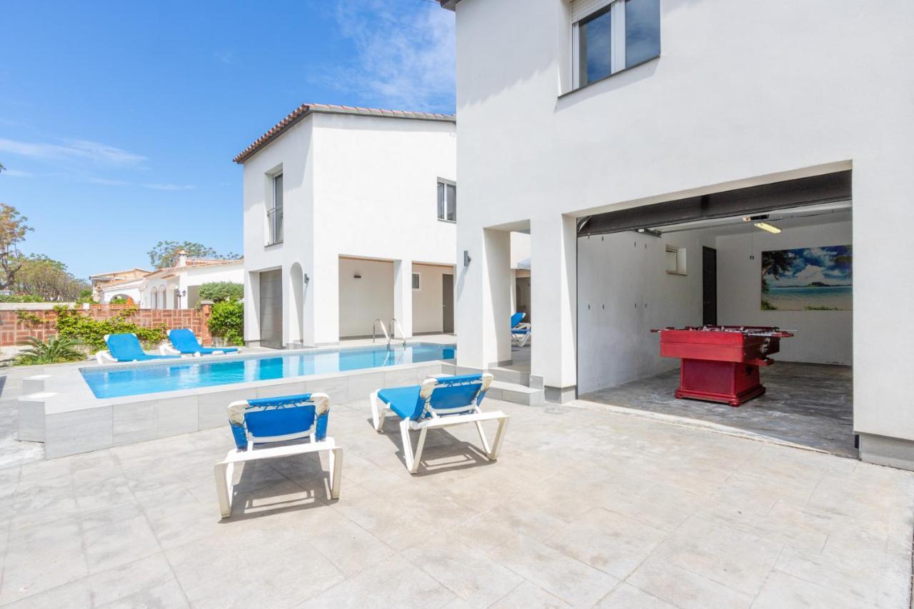 Goldhome - New House With Private Heated Pool, Parking, Wifi, Games Room Empuriabrava Exterior foto