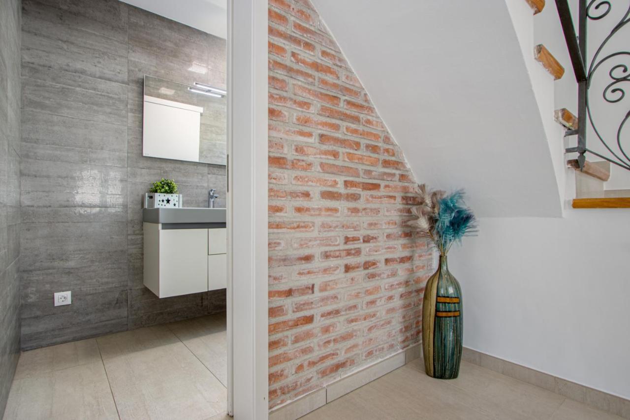 Goldhome - New House With Private Heated Pool, Parking, Wifi, Games Room Empuriabrava Exterior foto
