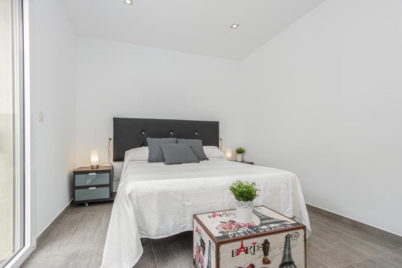 Goldhome - New House With Private Heated Pool, Parking, Wifi, Games Room Empuriabrava Exterior foto