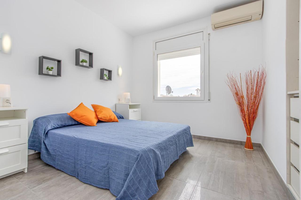 Goldhome - New House With Private Heated Pool, Parking, Wifi, Games Room Empuriabrava Exterior foto