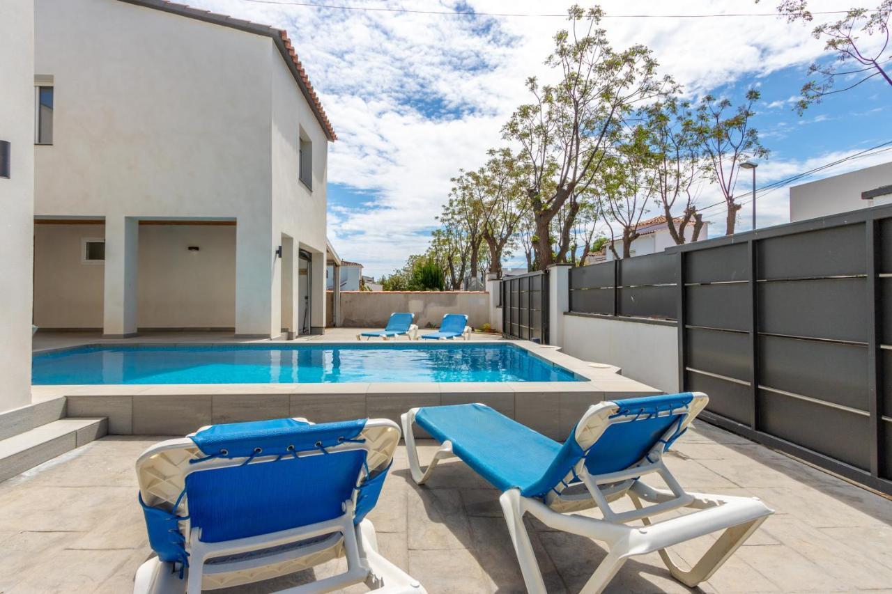 Goldhome - New House With Private Heated Pool, Parking, Wifi, Games Room Empuriabrava Exterior foto
