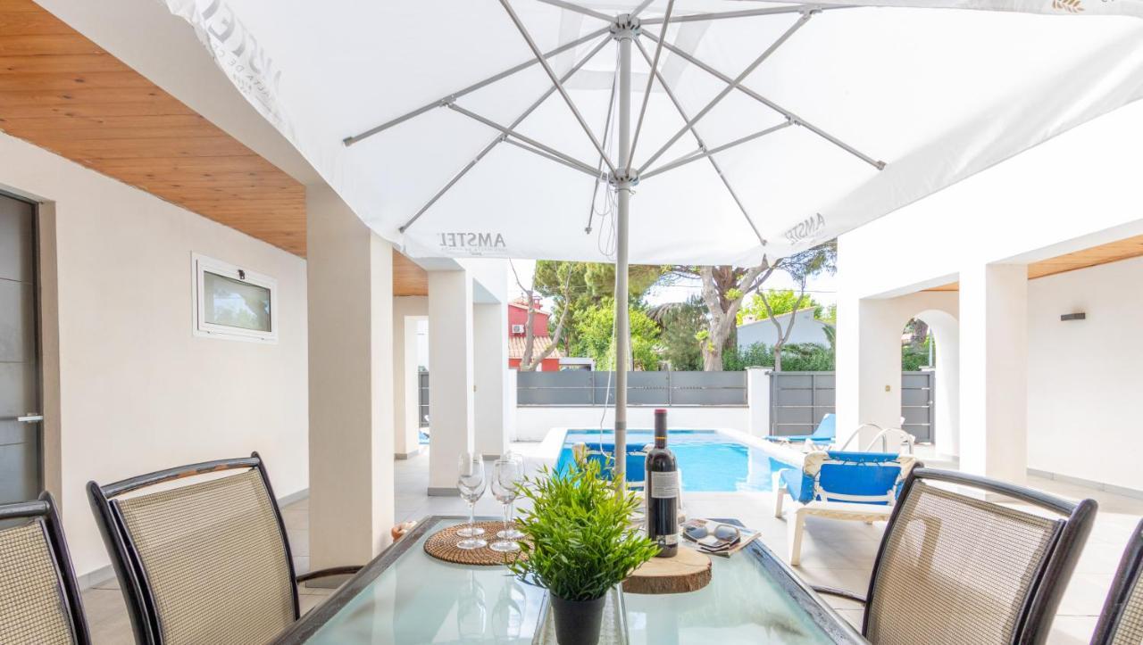 Goldhome - New House With Private Heated Pool, Parking, Wifi, Games Room Empuriabrava Exterior foto